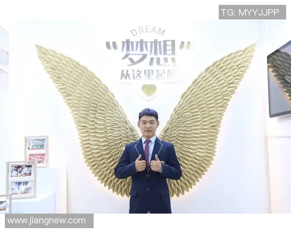 追逐梦想的绿茵传奇足球明星的成长与奋斗之路 追逐梦想的绿茵传奇足球明星的成长与奋斗之路