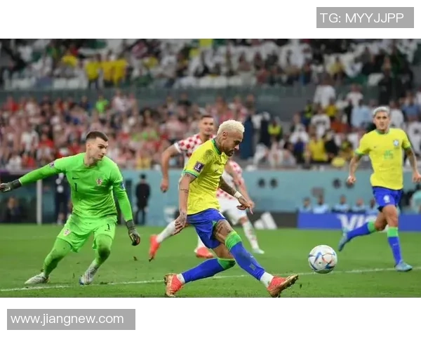 足球明星与女人的浪漫故事：爱与荣耀交织的情感旅程